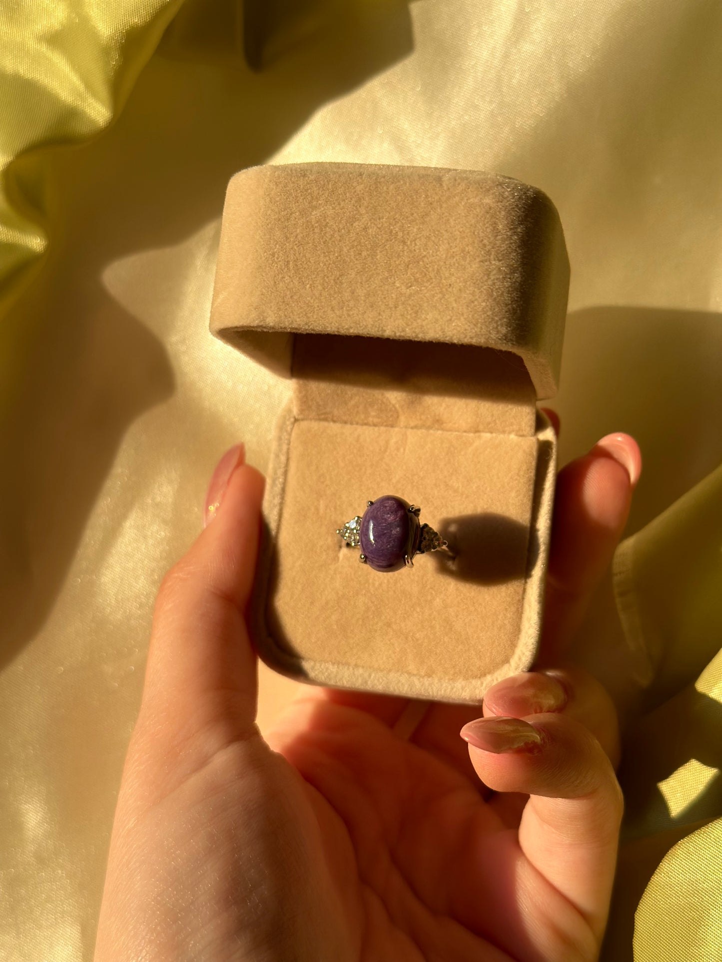 Anello in Charoite